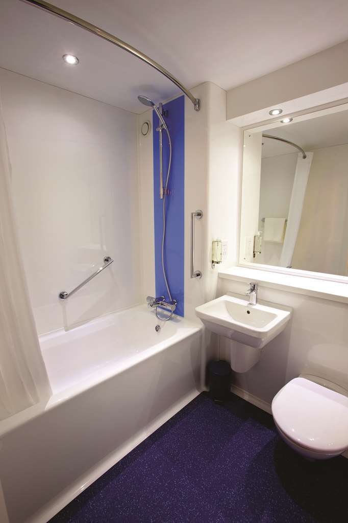 Travelodge Berwick Upon Tweed Room photo